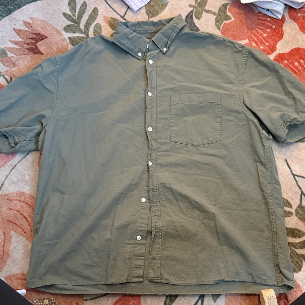 H&M Sage Green Casual Button-Down Shirt